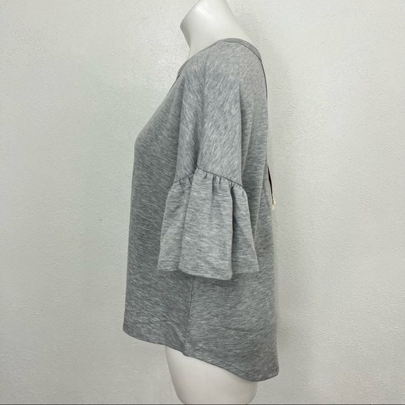 Eyeshadow Heather Grey VNeck 3/4 Bell Sleeve Size M NWT - Picture 2 of 9